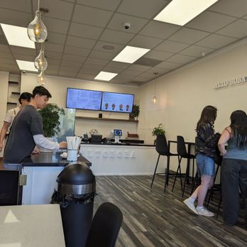 Alto Boba - With music, the inner space has a chill vibe. Staff were nice and fast with the order! - Bubble Tea Near Me - La CaƱada Flintridge, California Alto Boba - With music, the inner space has a chill vibe. Staff were nice and fast with the order! - Bubble Tea Near Me - La CaƱada Flintridge, California