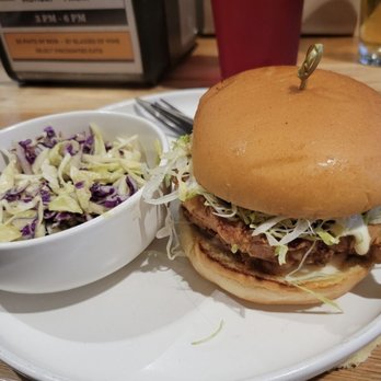 Pinthouse Brewing - Chicken sandwich with coleslaw. - Brewpubs Near Me - Austin, Texas Pinthouse Brewing - Chicken sandwich with coleslaw. - Brewpubs Near Me - Austin, Texas