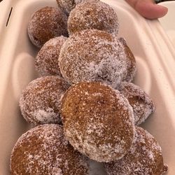 Hot, fresh and delicious mochisadas! Sooooo ono !