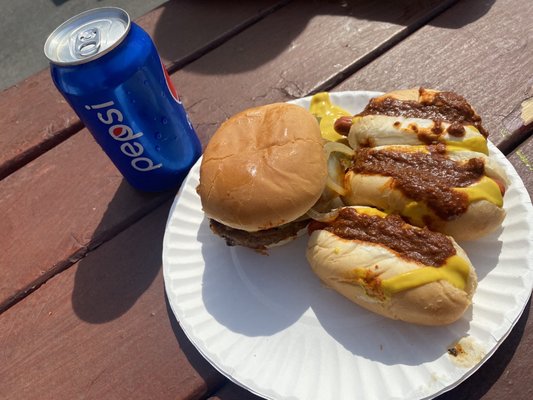 Gus's Hotdogs by null