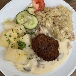 Trödelschänke - Hamburger with sauerkraut