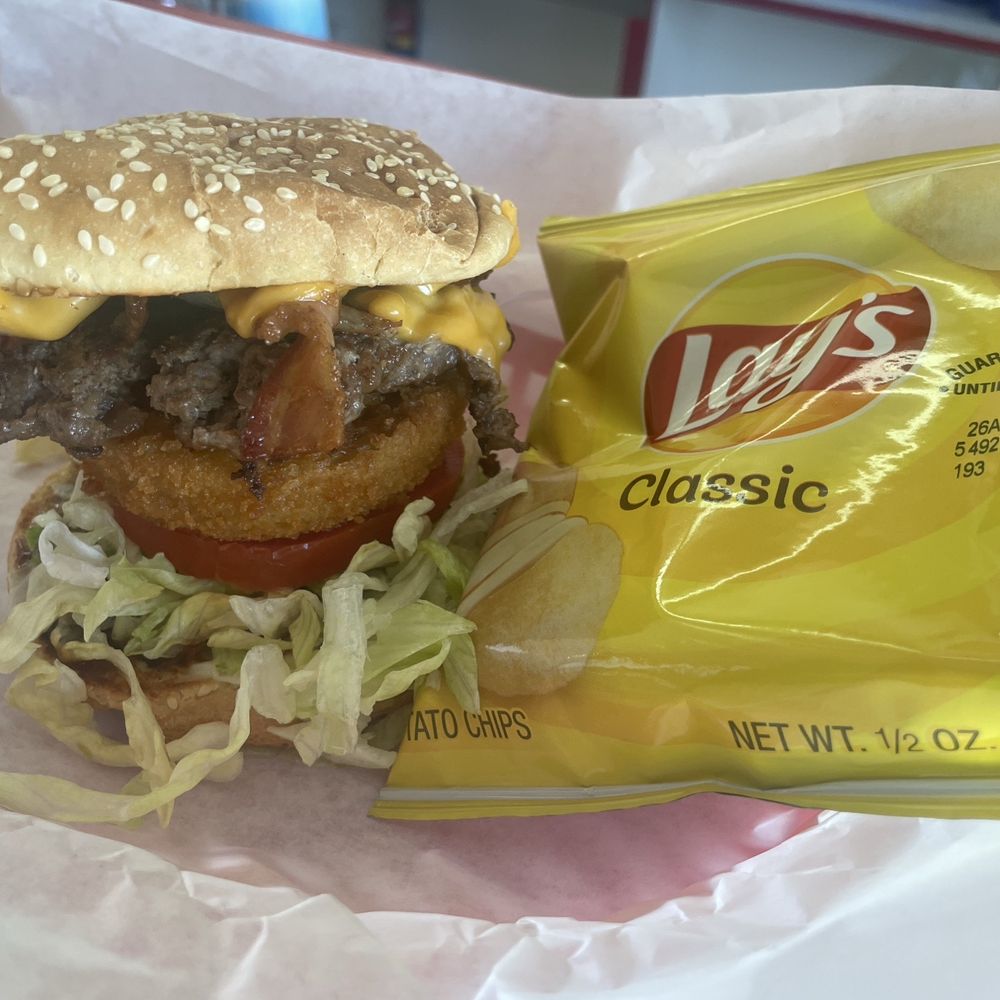 Western bacon cheeseburger 7/2025. I had to smash it down to fit it in my mouth. Western bacon cheeseburger 7/2025. I had to smash it down to fit it in my mouth.