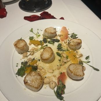 Eddie V's Prime Seafood - Georges Bank Scallops - Seafood Near Me - El Segundo, California Eddie V's Prime Seafood - Georges Bank Scallops - Seafood Near Me - El Segundo, California