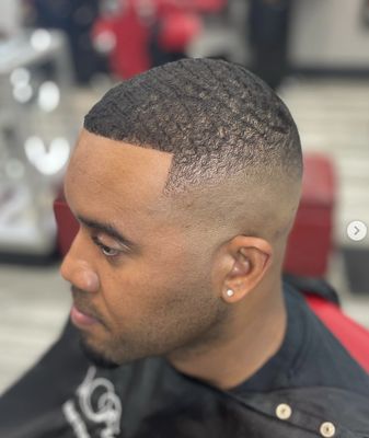 Old school vibes, new school cuts - Fresh Cuts Barbers are experts in the lickety split trim and hair cut. Quick but careful and ridiculously good looking. Take a seat in our fine leather chairs, lean back and let us lather you a fresh head in a luxurious fashion. Tame the tangles and untidy facial hairs like a gentleman with our Beard Tidy services from Fresh Cuts Barbers.