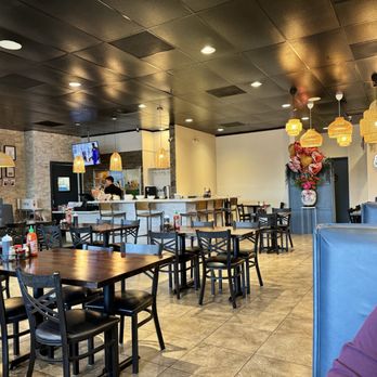 Pho N' Roll - Interior - Vietnamese Near Me - Folsom, California