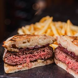 Lola 41 Palm Beach - The Lola Burger