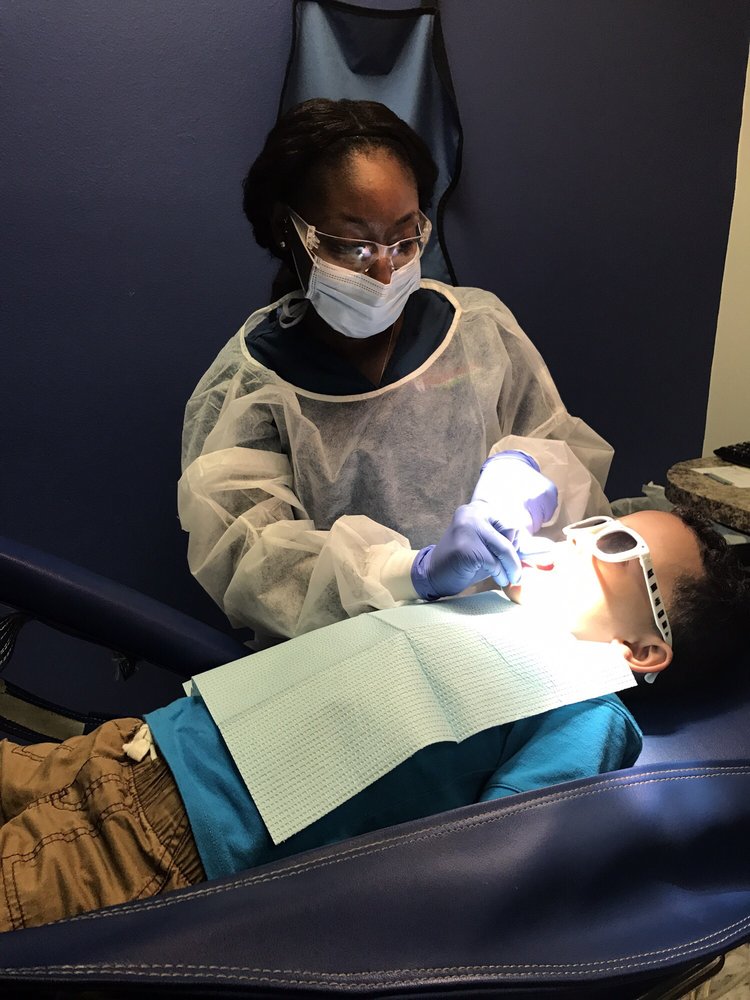 ROBBINS CHARLES M DDS Updated April 2024 405 W Oak St, Kissimmee