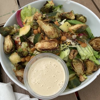 The Deck - West coast salad - American Near Me - Muskegon, Michigan