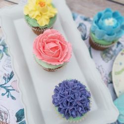 Hart & Batter - Special-order Mother's Day cupcakes. All with 2g sugar and 5g net carbs.