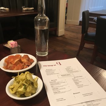 Chicago q - Arrives when you sit down.  Pickles and chips. - Barbeque Near Me - Chicago, Illinois