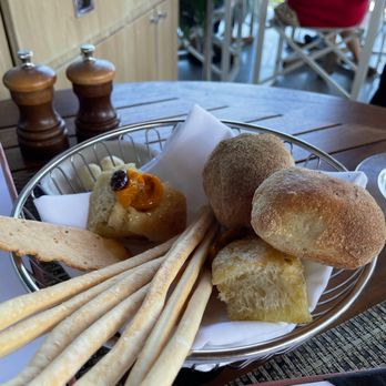 Bellini - Bread Basket - Italian Near Me - Miami, Florida