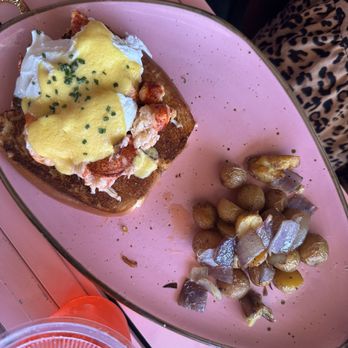 Nigel's Waterfront Restaurant - Lobster Benedict - Bars Near Me - Long Beach, California
