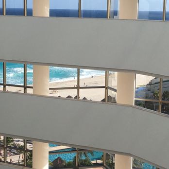 Iberostar Selection Cancún - Waiting for elevator view - Hotels Near Me - Cancún, ROO