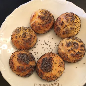 Le Chateaubriand - Cheese bread. Warm, gooey and delicious! - French Near Me - Paris, 75