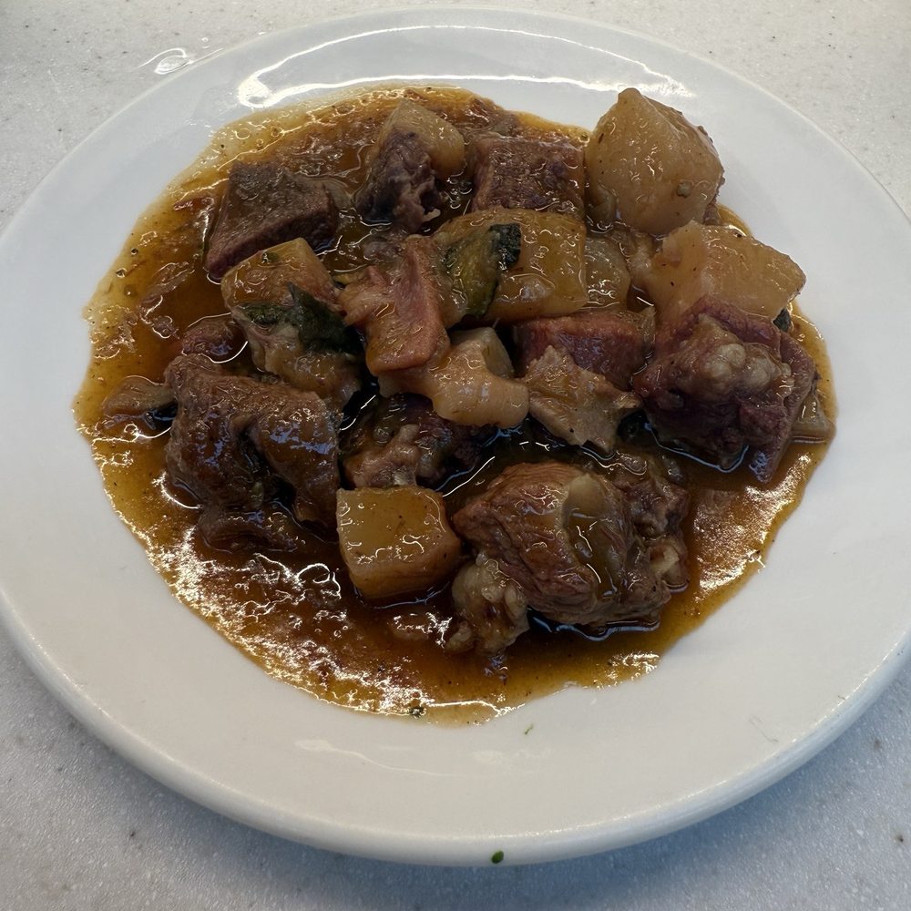 Mercat de Sant Antoni - Beef Cheeks at Pinotxo Bar - Farmers Market Near Me - Barcelona, B