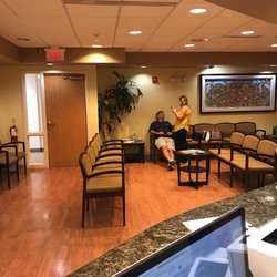 Miami Spine Specialists - The waiting room