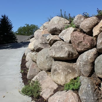 Hardscape Contractors - Rock Wall - Landscape Architects or Designers Near Me - Papillion, Nebraska