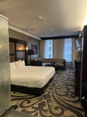 Metropolitan at The 9, Autograph Collection by null