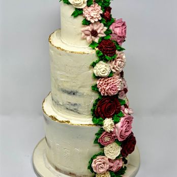 Cakin' It Up - Wedding cake with buttercream flowers - Cupcakes Near Me - Leicester, North Carolina Cakin' It Up - Wedding cake with buttercream flowers - Cupcakes Near Me - Leicester, North Carolina