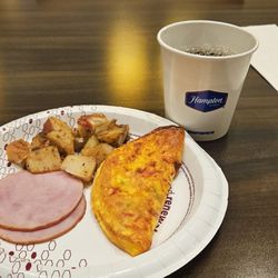 Hampton Inn & Suites Ann Arbor West - Day 2 ham/red skin potatos/ western omelet