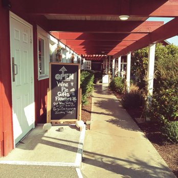 Greenbank Farm - I saw the sign said pie! - Beer, Wine & Spirits Near Me - Greenbank, Washington