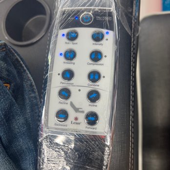 Zero 2 Nail Spa - Great massage chair!!!! - Nail Salons Near Me - Chicago, Illinois
