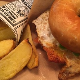 Their bagel Gringo Starr without cheese, and additional avocado