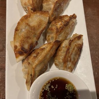 Mandu - Mandu - 6 pieces for $10 on happy hour - Korean Near Me - Washington, DC, District of Columbia