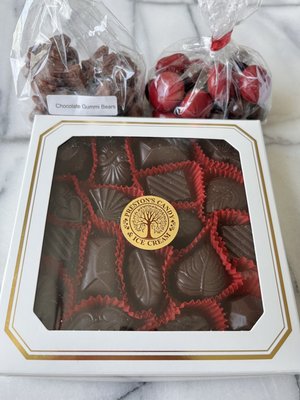 Preston's Candy & Ice Cream by null