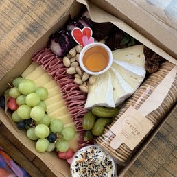 Medium Meat & Cheese Box Medium Meat & Cheese Box
