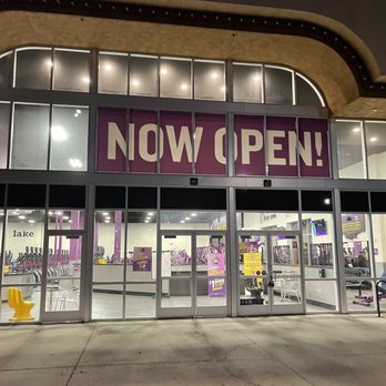Planet Fitness - Gyms Near Me - Lake Forest, California
