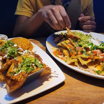 Yard House - Vampire tacos and Chicken nachos - Vegetarian Near Me - Gaithersburg, Maryland Yard House - Vampire tacos and Chicken nachos - Vegetarian Near Me - Gaithersburg, Maryland