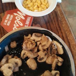 Chuck's Roadhouse Bar & Grill - Horrible steak canned mushrooms cold corn rotten Lobster