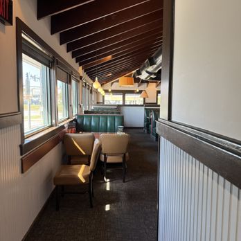 Ruby Tuesday - Dining room. - American Near Me - St. Peters, Missouri Ruby Tuesday - Dining room. - American Near Me - St. Peters, Missouri