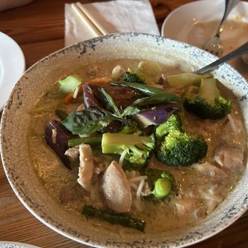 Noodlehead - Green curry chicken - Thai Near Me - Pittsburgh, Pennsylvania Noodlehead - Green curry chicken - Thai Near Me - Pittsburgh, Pennsylvania
