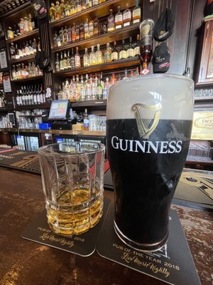 Devitts Pub by null