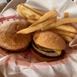 Kids cheeseburger sliders with fries
