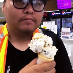 Imperial Laundry - Cookies and cream ice cream