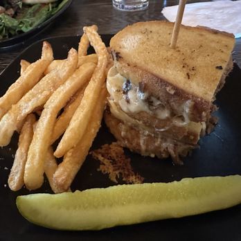Rams Pint House & Rooftop Lounge - Salad Near Me - Perkasie, Pennsylvania