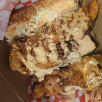 Hawaiian Hot Chicken - 2 hawaiian chicken sandwich - Chicken Shop Near Me - Northridge, California