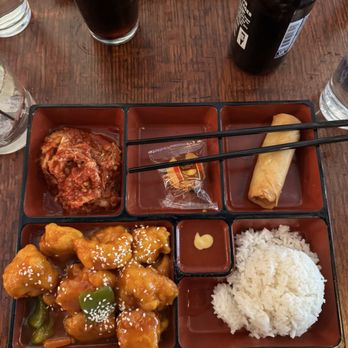 Fat Dragon Chinese Kitchen and Bar - Lunch Combo - Chinese Near Me - Richmond, Virginia Fat Dragon Chinese Kitchen and Bar - Lunch Combo - Chinese Near Me - Richmond, Virginia
