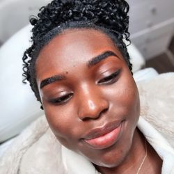 Glamrum - Brow tint and shaping