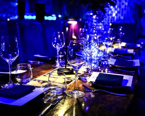 WET RESTAURANT & LOUNGE by null