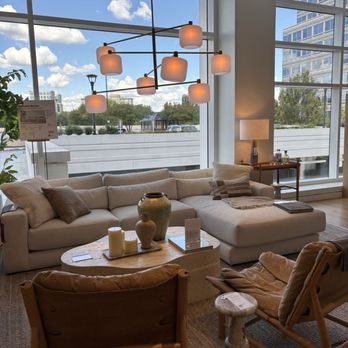 Crate & Barrel - Furniture Stores Near Me - McLean, Virginia