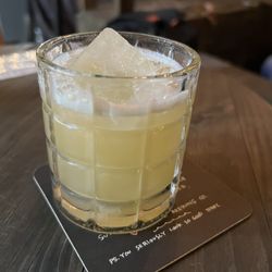 The Hunterian Bar - Penicillin (Ballantine's Scotch, Ginger, Honey, Lemon. Ardbeg Float)