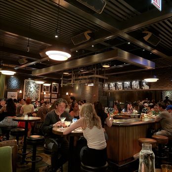 Gus' Sip & Dip - Pubs Near Me - Chicago, Illinois Gus' Sip & Dip - Pubs Near Me - Chicago, Illinois
