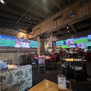 Twin Peaks - Restaurant - New American Near Me - Brandon, Florida