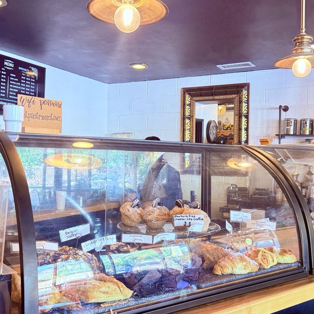 Cedar House - Coffee & Tea Near Me - Flagstaff, Arizona