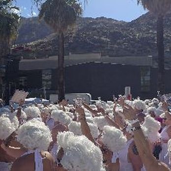 Tops n Tee's - Women's Clothing Near Me - Palm Springs, California