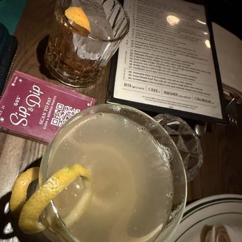 Gus' Sip & Dip - French 125 - Pubs Near Me - Chicago, Illinois